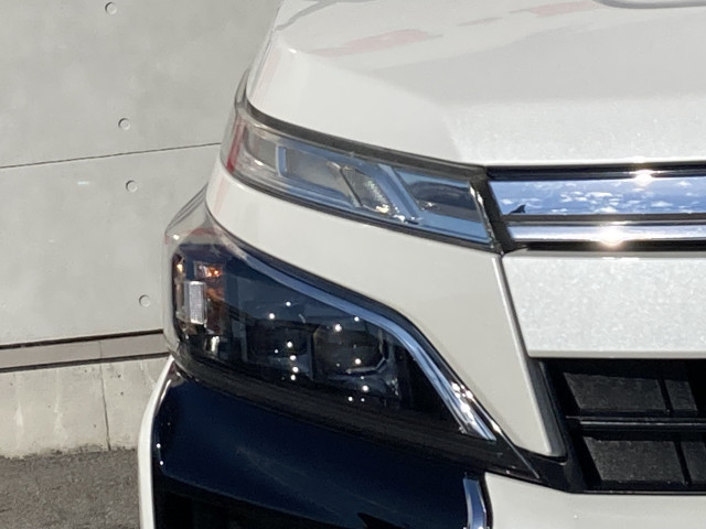 トヨタ ヴォクシー 2.0 ZS 煌の中古車
