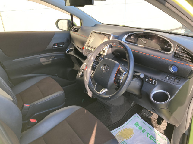 トヨタ シエンタ ハイブリッド 1.5 G クエロの中古車