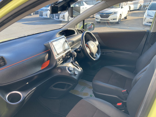 トヨタ シエンタ ハイブリッド 1.5 G クエロの中古車