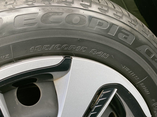 トヨタ シエンタ ハイブリッド 1.5 G クエロの中古車