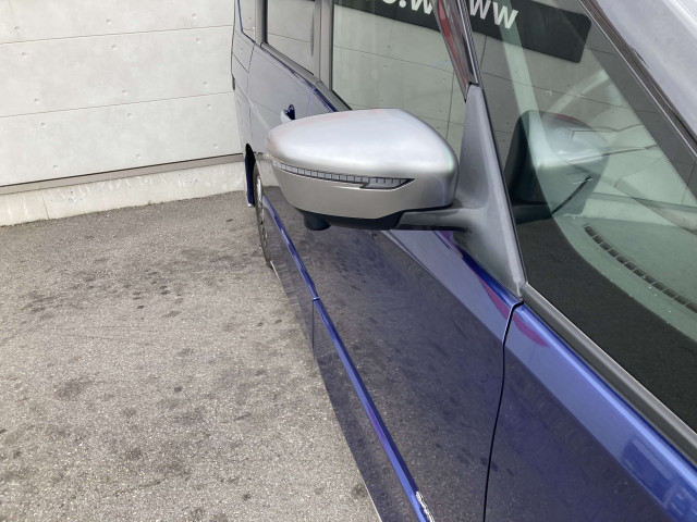 日産 セレナ 2.0 AUTECH セーフティパッケージの中古車