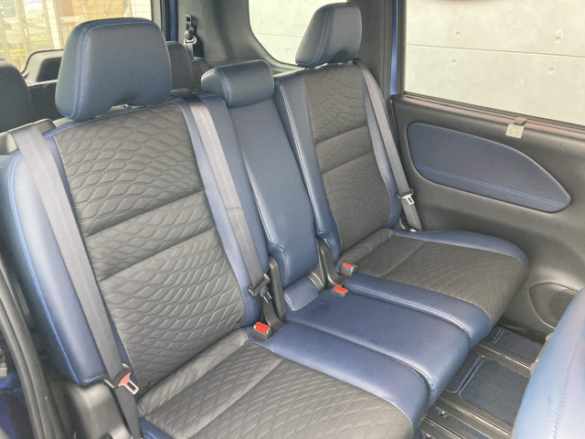 日産 セレナ 2.0 AUTECH セーフティパッケージの中古車