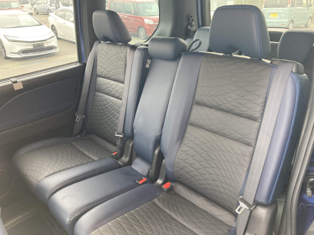 日産 セレナ 2.0 AUTECH セーフティパッケージの中古車