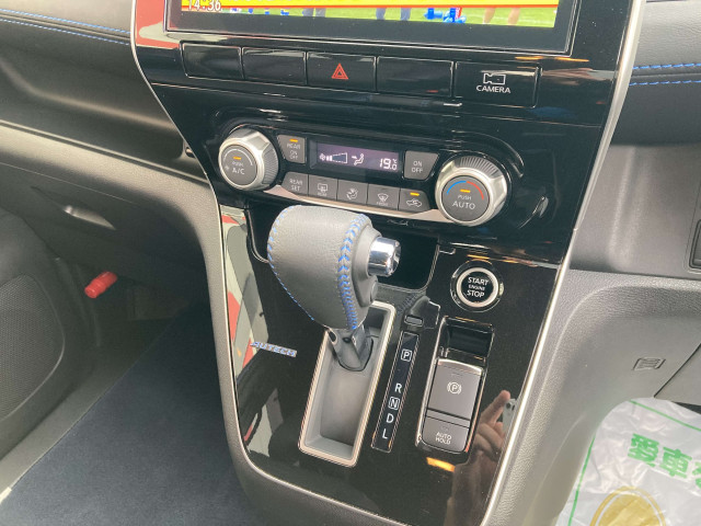 日産 セレナ 2.0 AUTECH セーフティパッケージの中古車