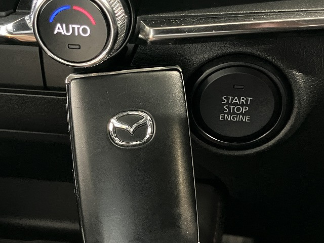 マツダ マツダ3セダン 2.0 20S ブラックトーンエディションの中古車