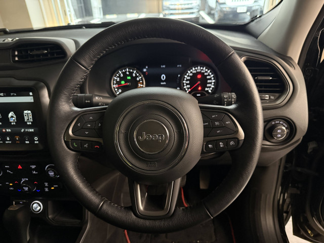 ジープ レネゲード リミテッドの中古車
