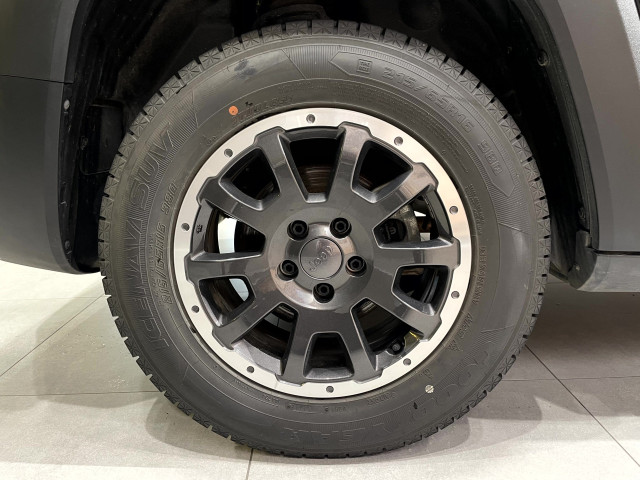 ジープ レネゲード リミテッドの中古車