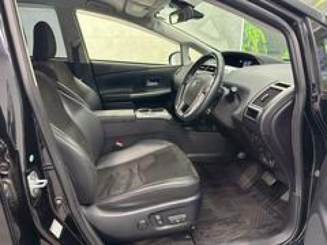 トヨタ プリウスα S ツーリングセレクションの中古車