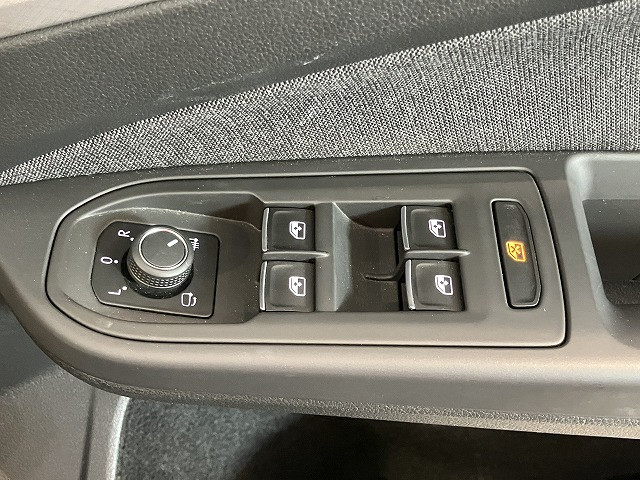 フォルクスワーゲン ゴルフヴァリアント eTSI アクティブの中古車