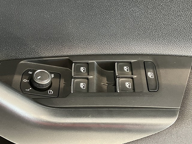 フォルクスワーゲン ポロ TSI アクティブの中古車