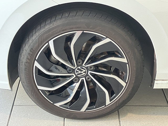 フォルクスワーゲン ゴルフヴァリアント TDI アクティブ アドバンス プラチナム エディション ディーゼルターボの中古車