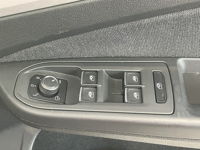 フォルクスワーゲン ゴルフヴァリアント TDI アクティブ アドバンス プラチナム エディション ディーゼルターボの中古車