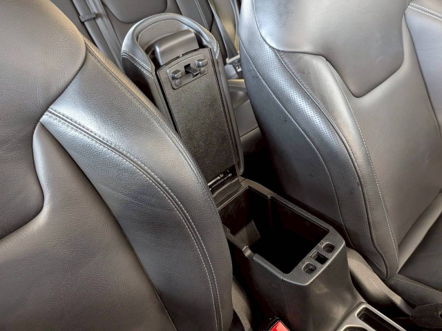 ジープ レネゲード リミテッドの中古車