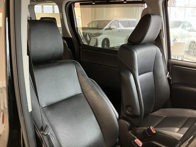 トヨタ エスクァイア 1.8 ハイブリッド Giの中古車