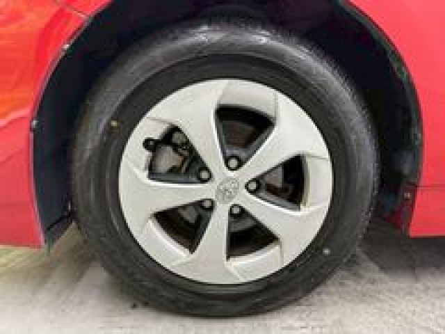 トヨタ プリウス Sの中古車