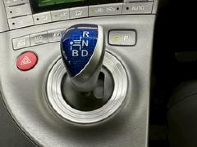 トヨタ プリウス Sの中古車
