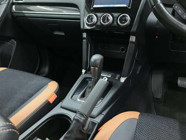 スバル フォレスター 2.0 エックスブレイク カラーアクセント仕様 4WDの中古車
