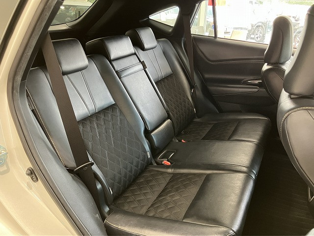 トヨタ ハリアー 2.0 プレミアムの中古車