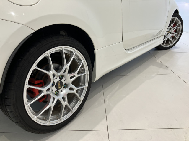 アバルト 595 ツーリズモの中古車