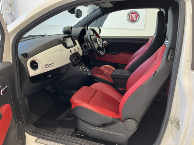 アバルト 595 ツーリズモの中古車