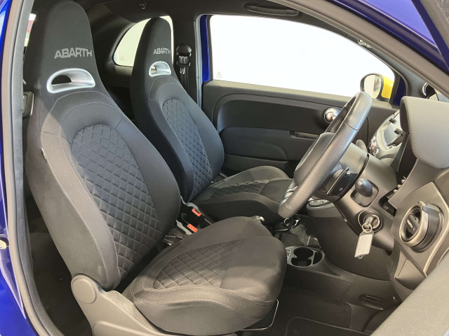 アバルト 595C ピスタの中古車