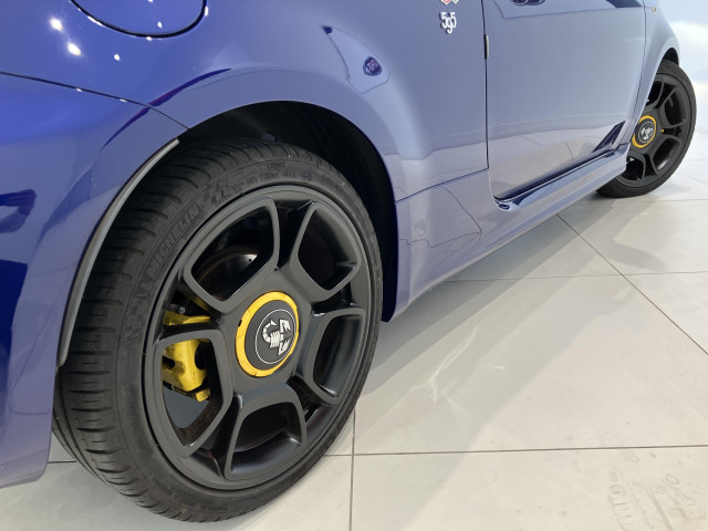 アバルト 595C ピスタの中古車