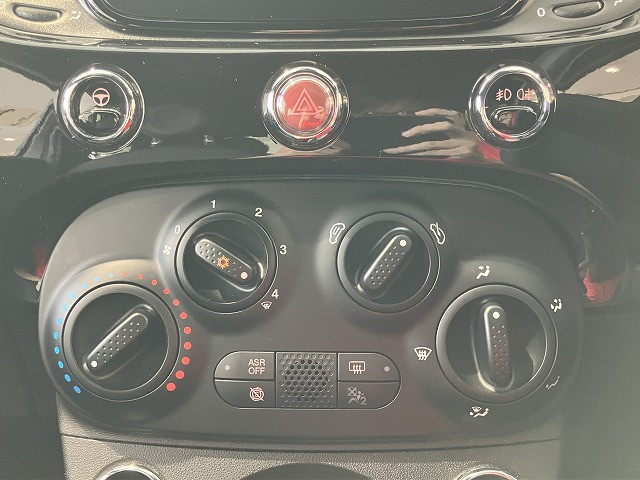 フィアット 500C 120th タキシードの中古車