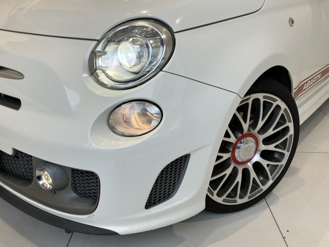 アバルト 595 ツーリズモの中古車