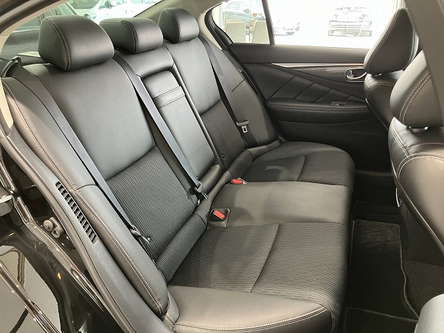 日産 スカイライン 3.5 350GT ハイブリッドの中古車