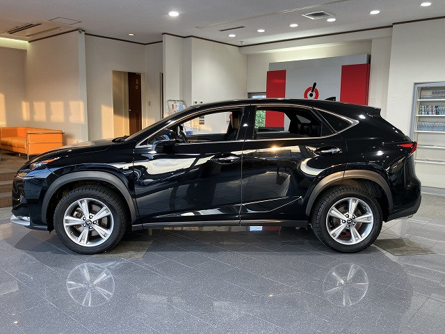 レクサス NX 200t Fスポーツ 4WDの中古車