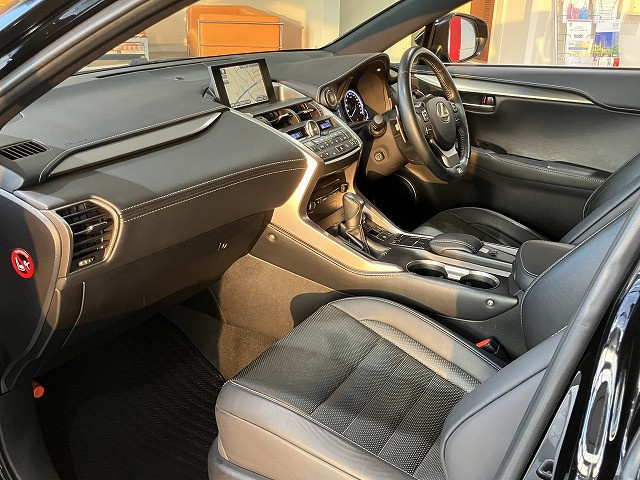 レクサス NX 200t Fスポーツ 4WDの中古車
