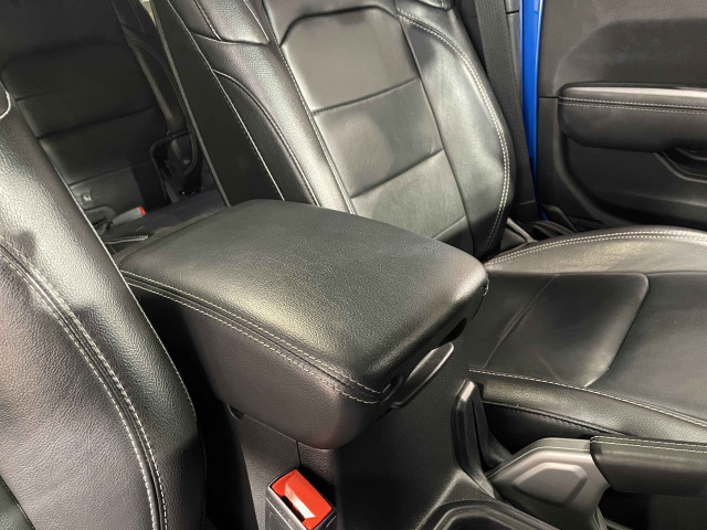 ジープ ラングラー アンリミテッド サハラ スカイワンタッチパワートップ 4WDの中古車
