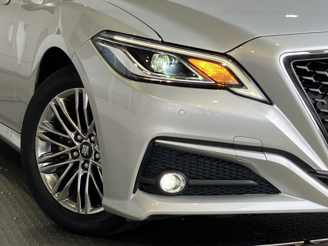 トヨタ クラウン ハイブリッド 2.5 Sの中古車