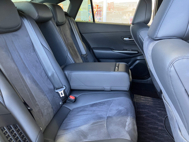 トヨタ クラウン ハイブリッド 2.5 Sの中古車