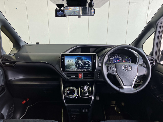 トヨタ ヴォクシー 1.8 ハイブリッド ZS 煌Ⅲの中古車