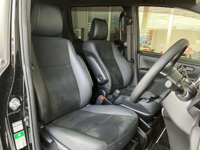 トヨタ ヴォクシー 1.8 ハイブリッド ZS 煌Ⅲの中古車