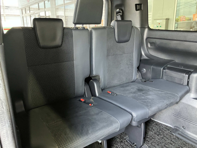 トヨタ ヴォクシー 1.8 ハイブリッド ZS 煌Ⅲの中古車
