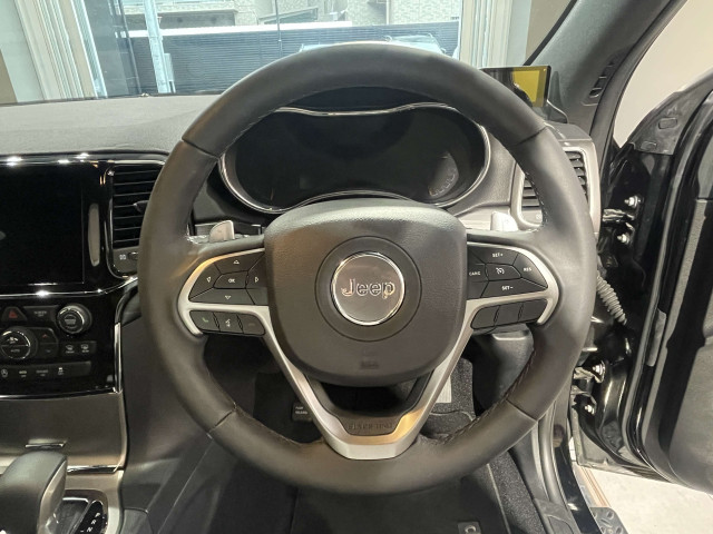 ジープ グランドチェロキー ラレード 4WDの中古車