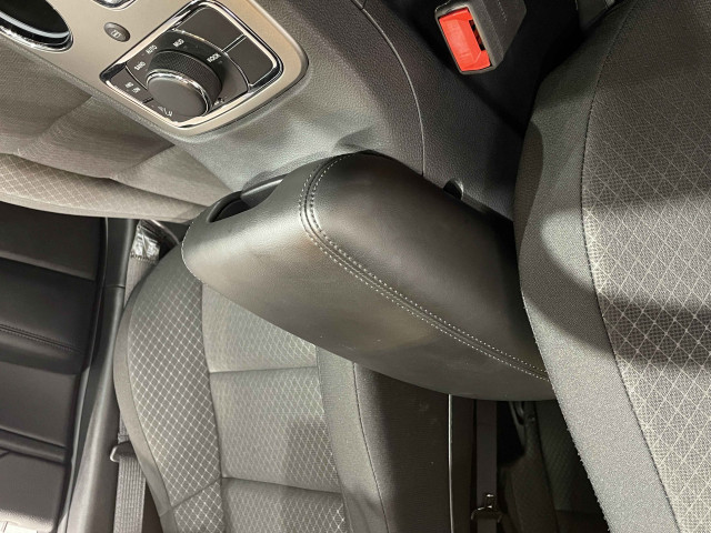 ジープ グランドチェロキー ラレード 4WDの中古車
