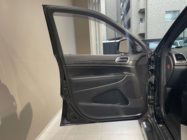 ジープ グランドチェロキー ラレード 4WDの中古車