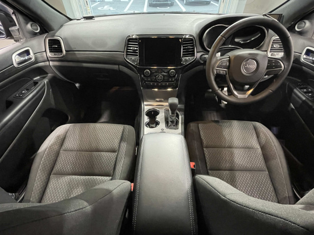 ジープ グランドチェロキー ラレード 4WDの中古車