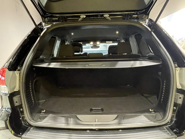 ジープ グランドチェロキー ラレード 4WDの中古車