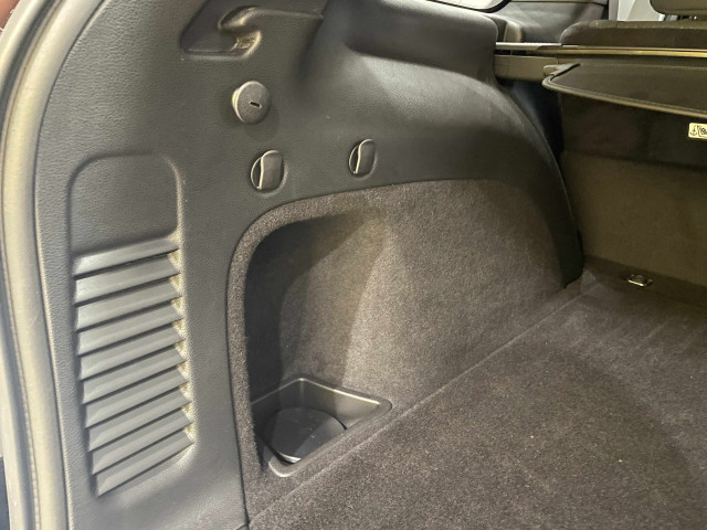 ジープ グランドチェロキー ラレード 4WDの中古車