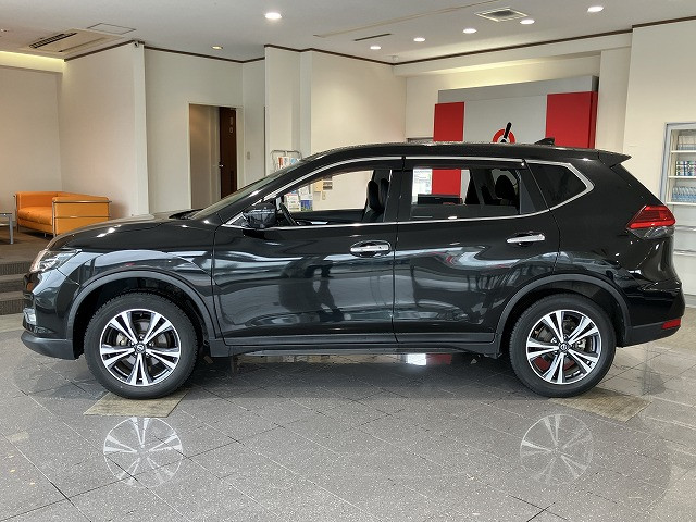 日産 エクストレイル 2.0 20Xi 2列車の中古車