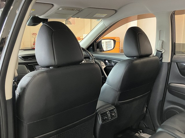 日産 エクストレイル 2.0 20Xi 2列車の中古車