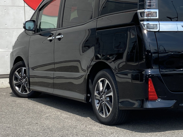 トヨタ ヴォクシー 2.0 ZS 煌Ⅲの中古車