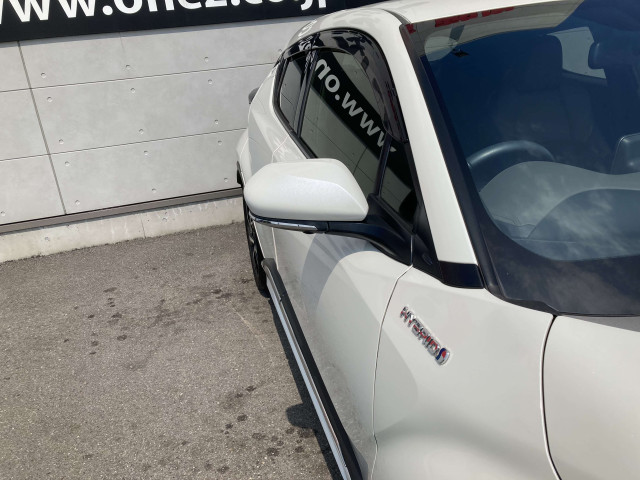トヨタ C-HR ハイブリッド 1.8 Gの中古車