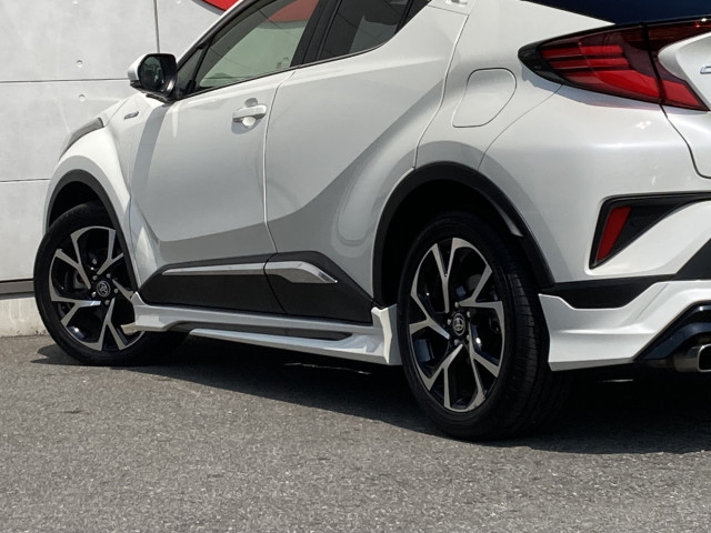 トヨタ C-HR ハイブリッド 1.8 Gの中古車