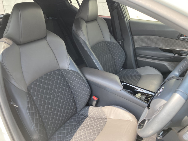トヨタ C-HR ハイブリッド 1.8 Gの中古車