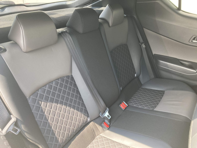 トヨタ C-HR ハイブリッド 1.8 Gの中古車